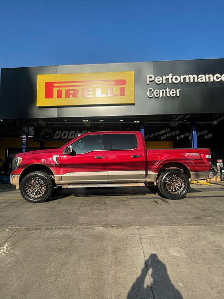 Ford F150 Lariat 2022